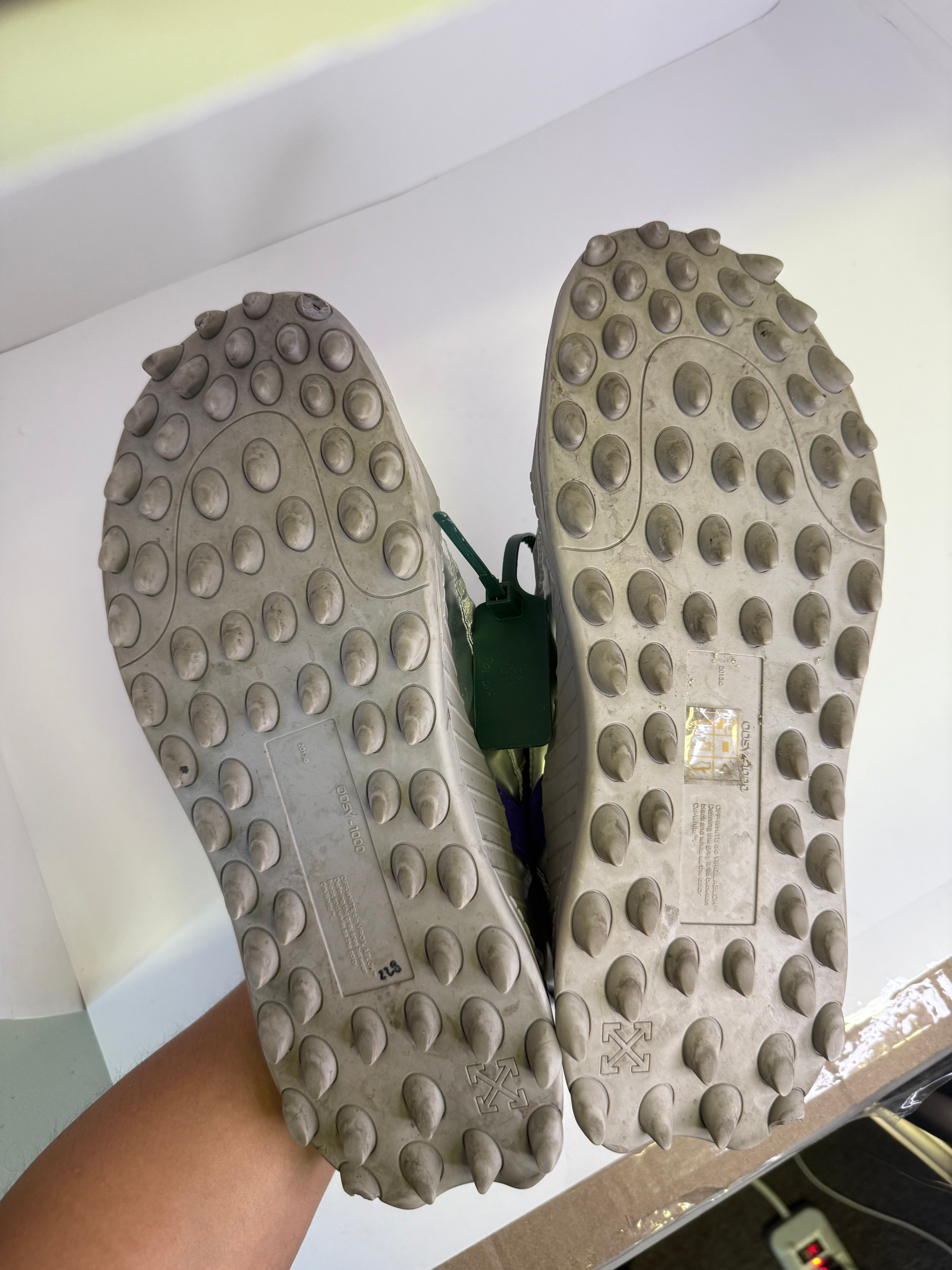 OFFWHITE ODSY 1000 SIZE 43 (US 10-10.5)