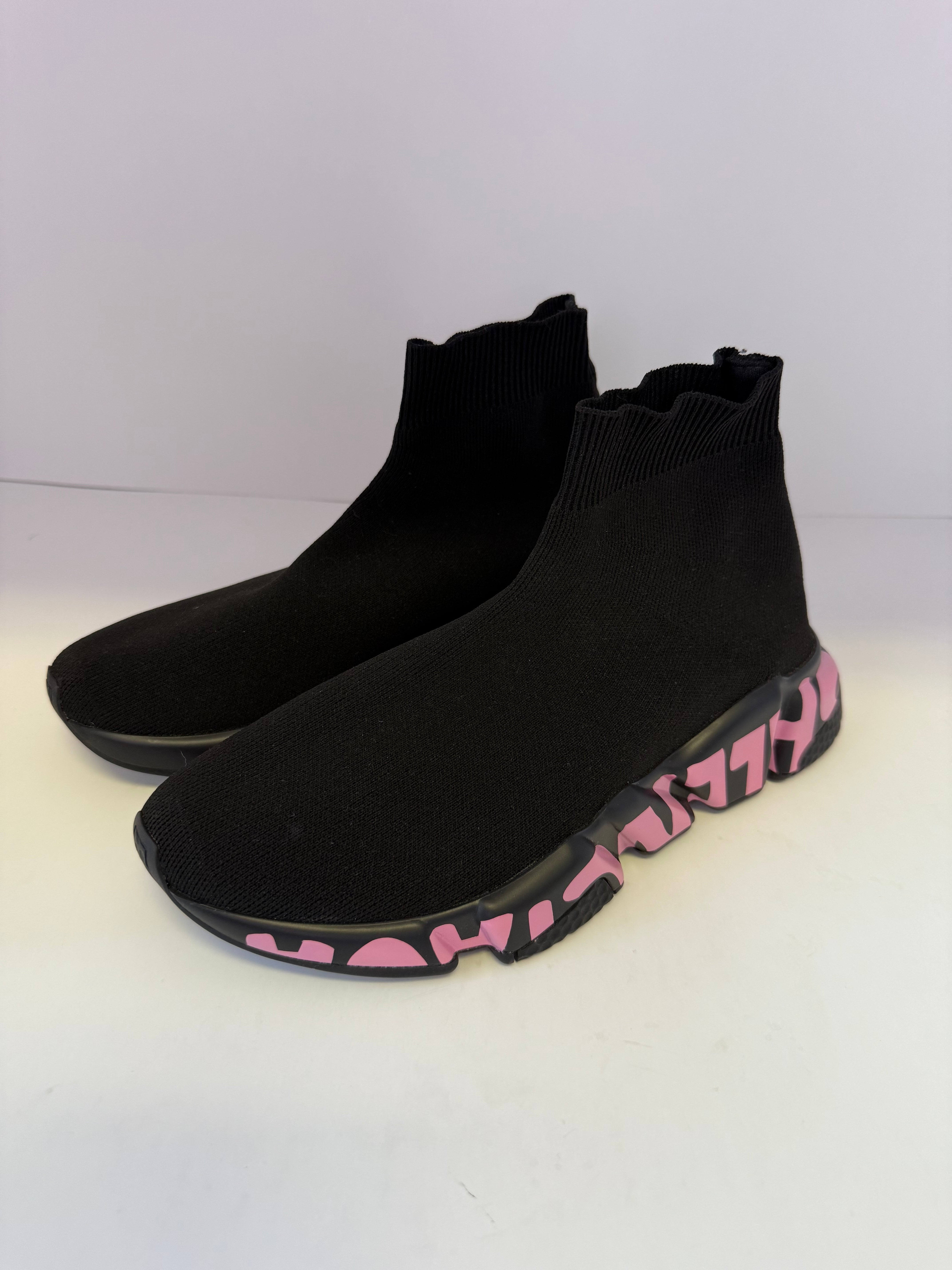 BALENCIAGA SOCKS SIZE 38 (US 5-5.5)