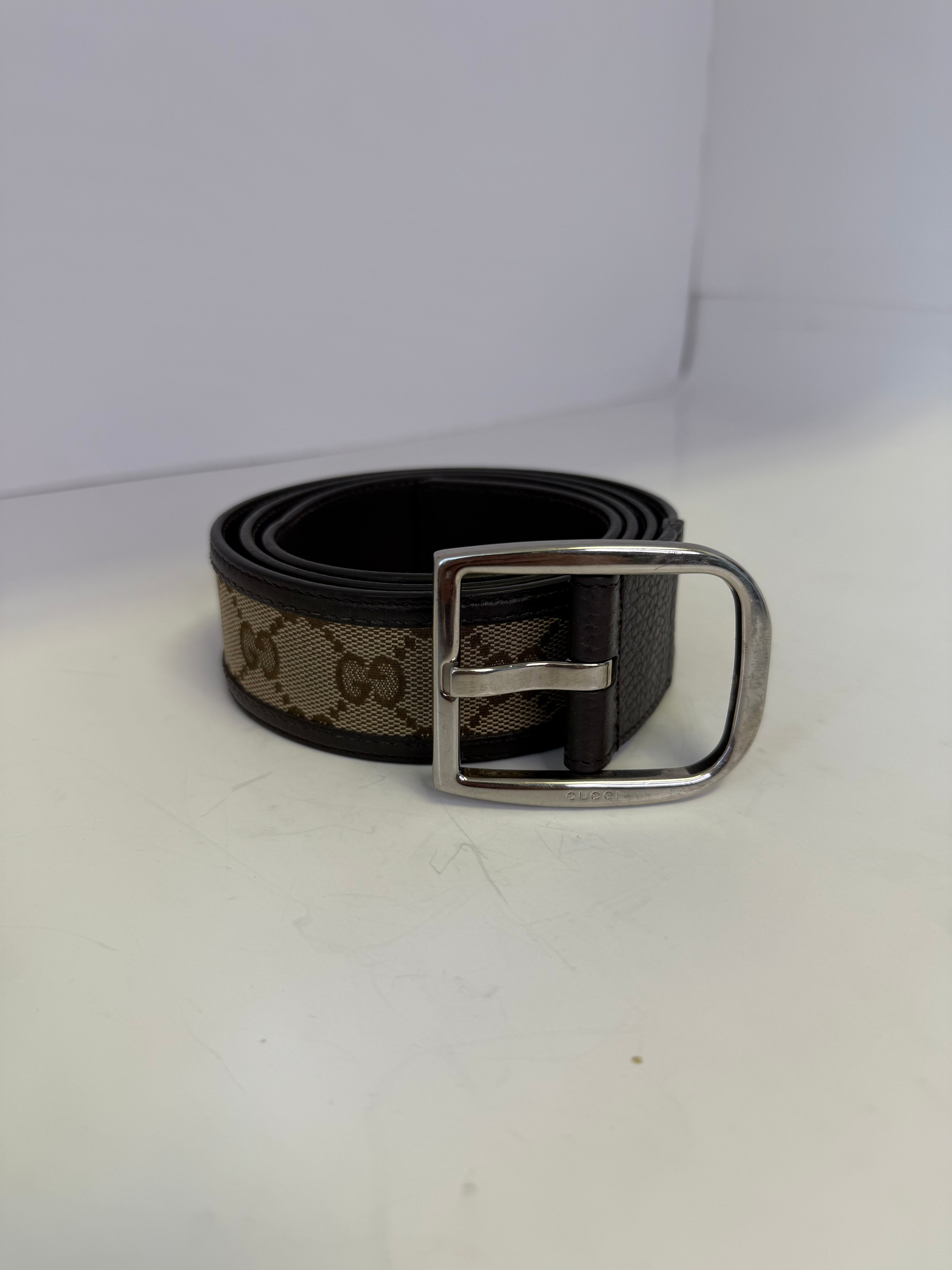 GUCCI BELT SIZE 90 (32-34)