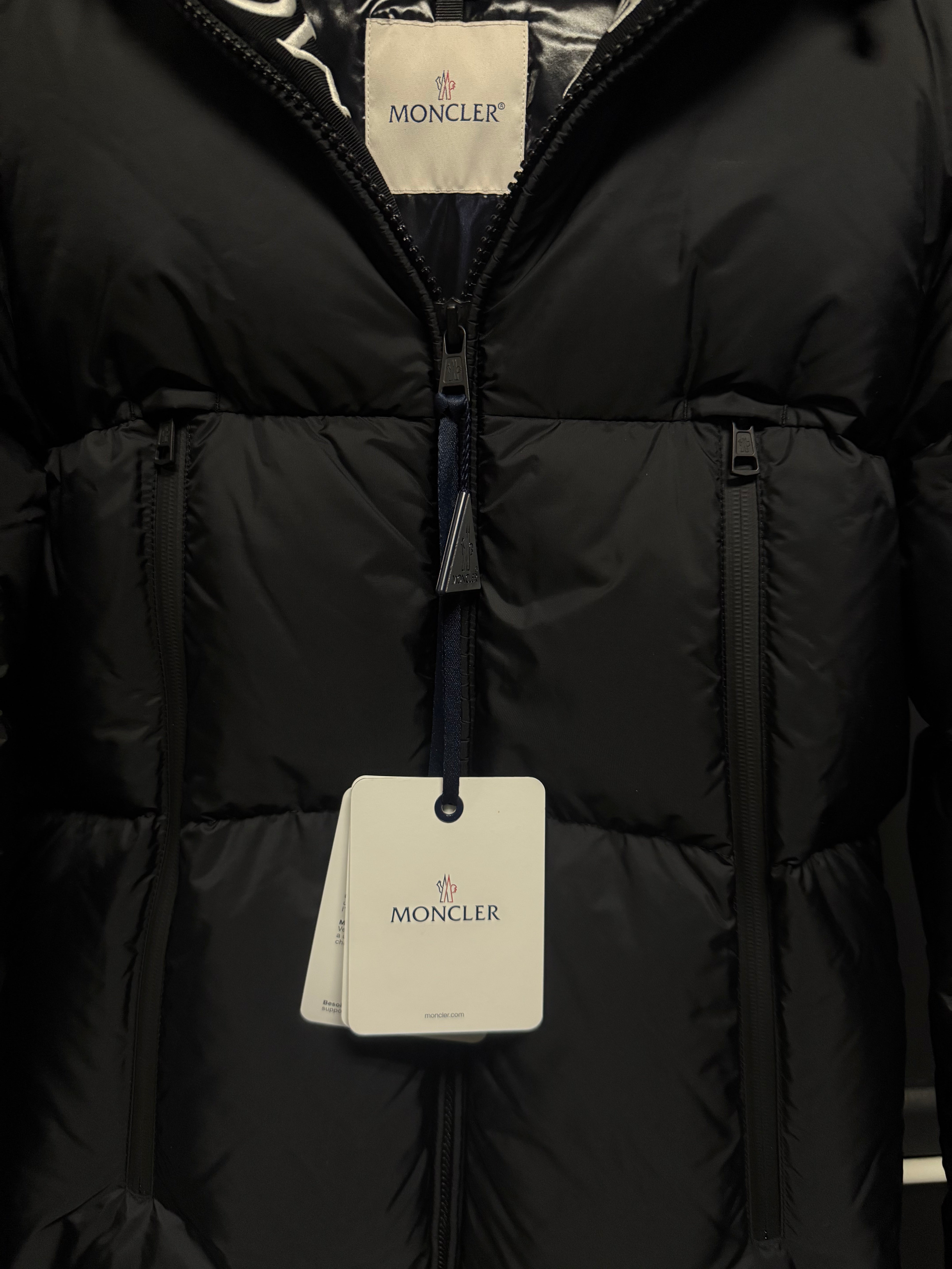 Moncler Montcla Puffer Jacket