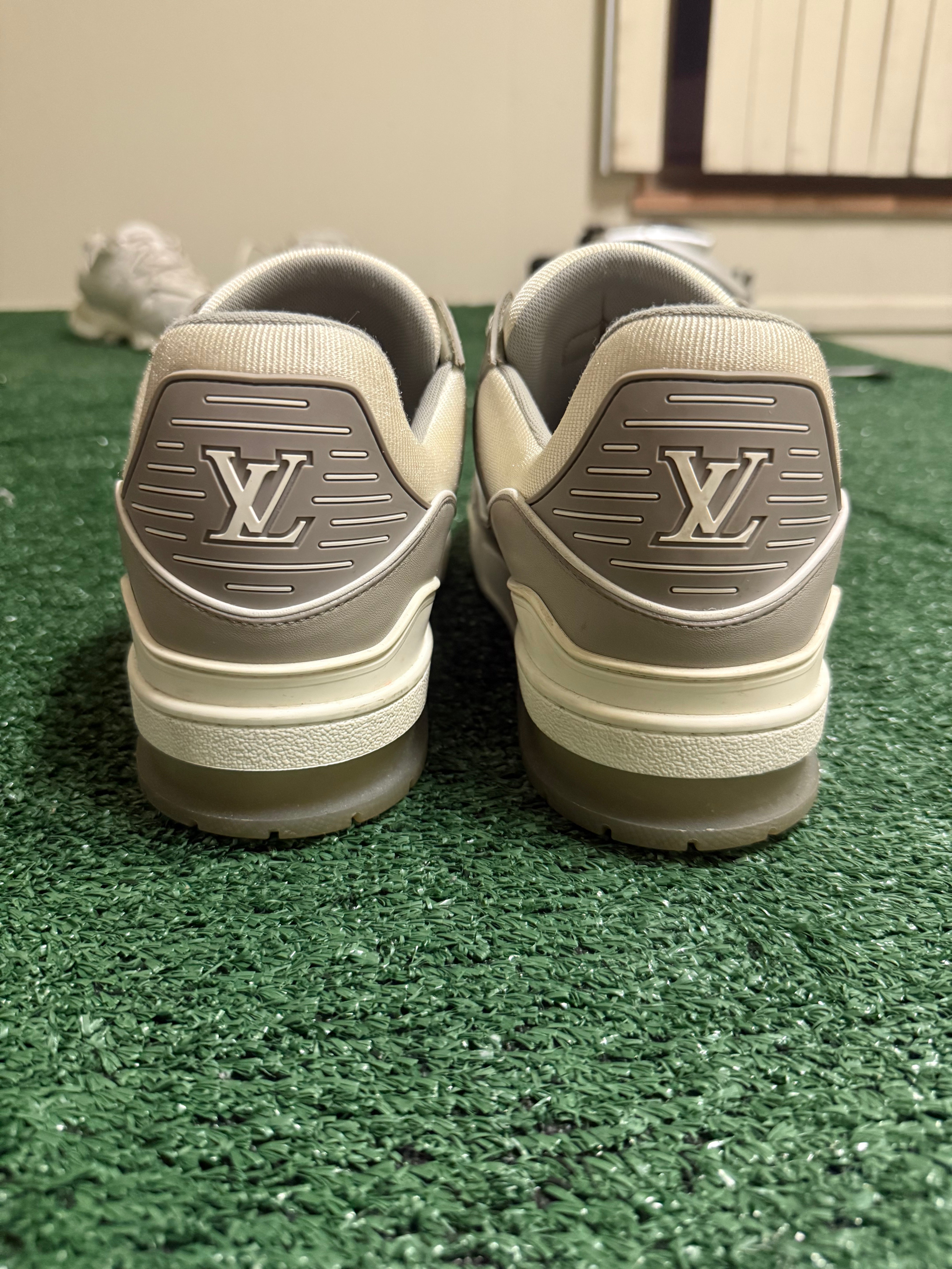 Louis Vuitton Trainer Beige White