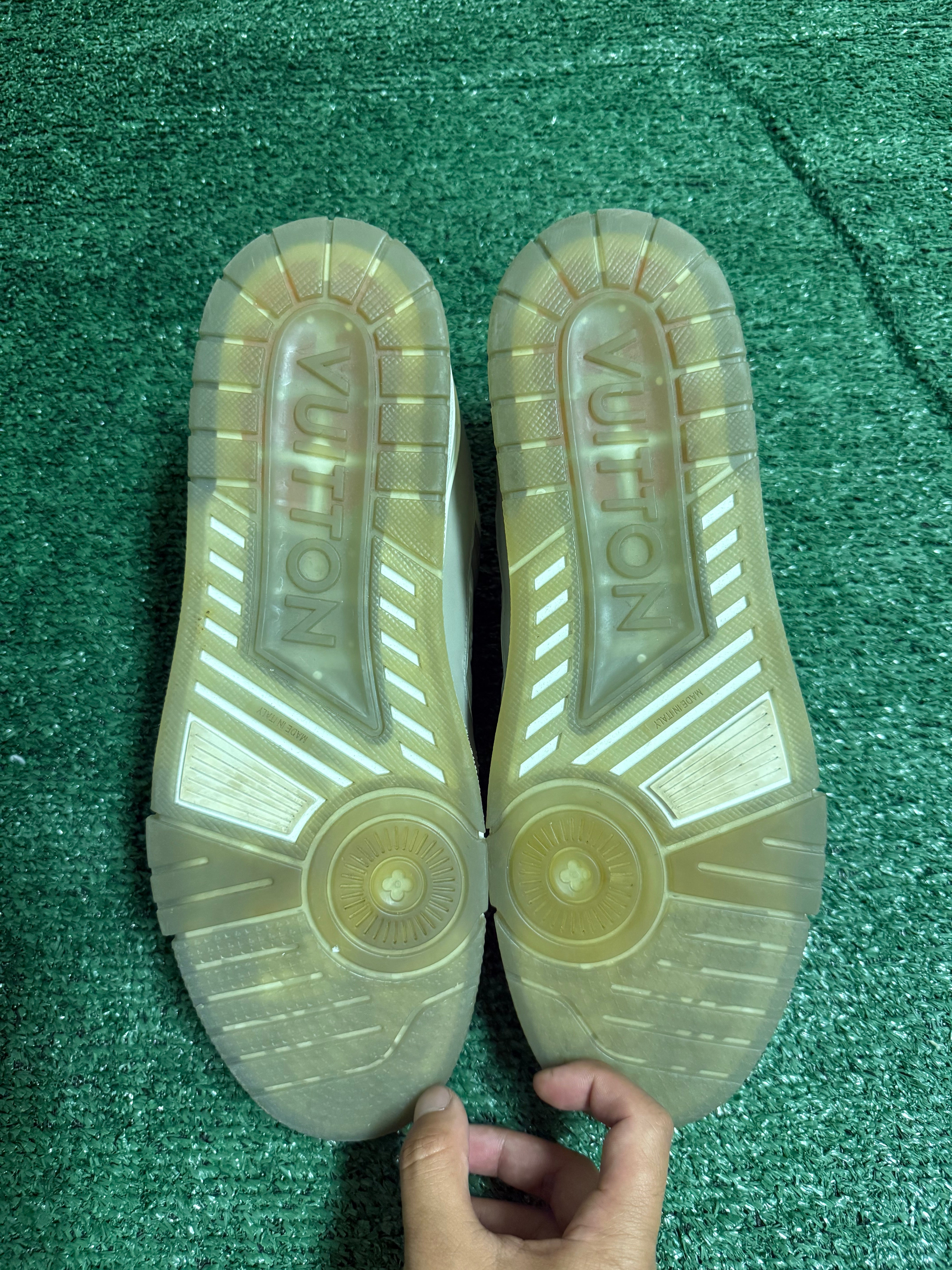 Louis Vuitton Trainer Beige White