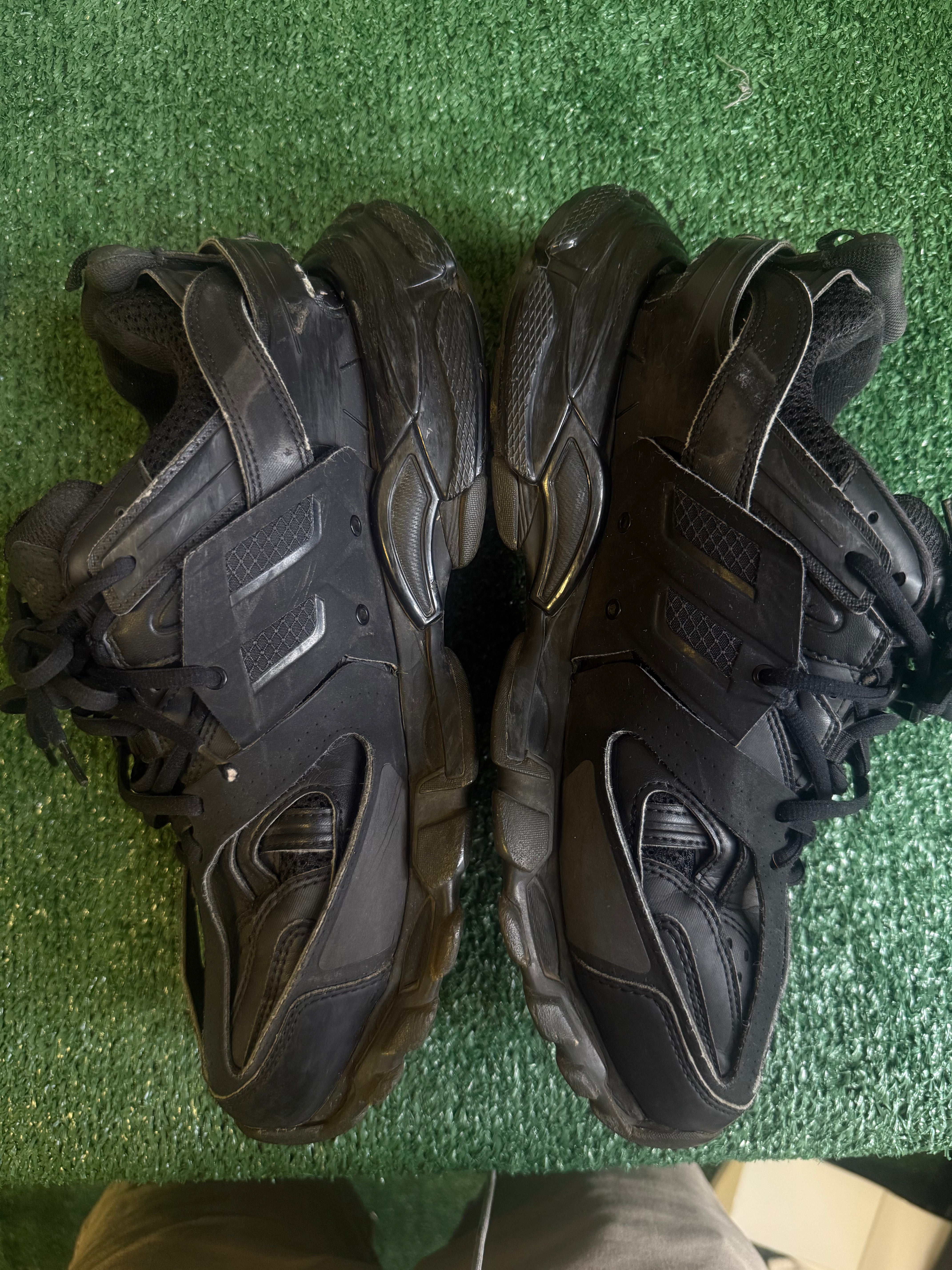 Balenciaga Track Black 44 (11-11.5)