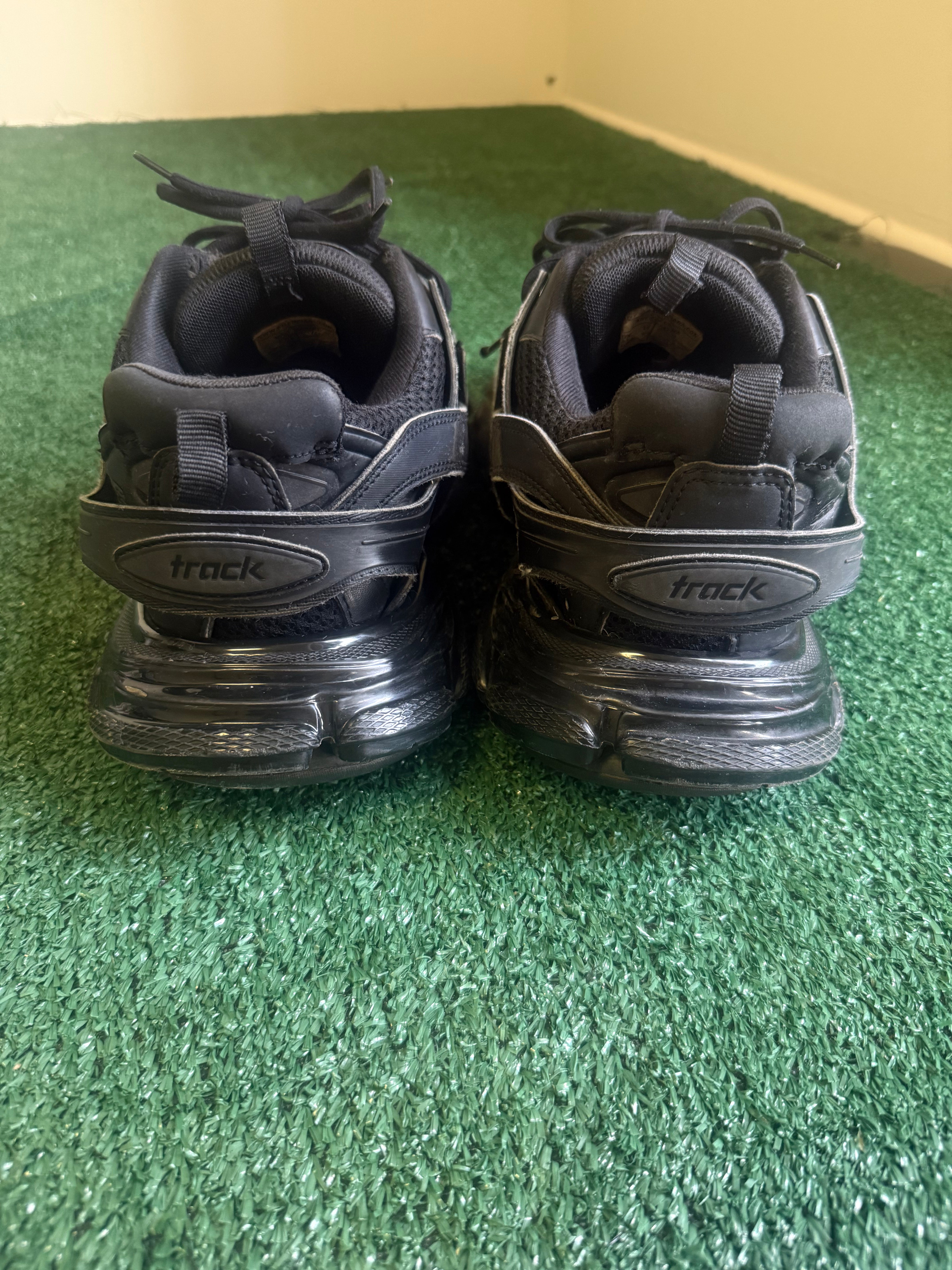 Balenciaga Track Black 44 (11-11.5)