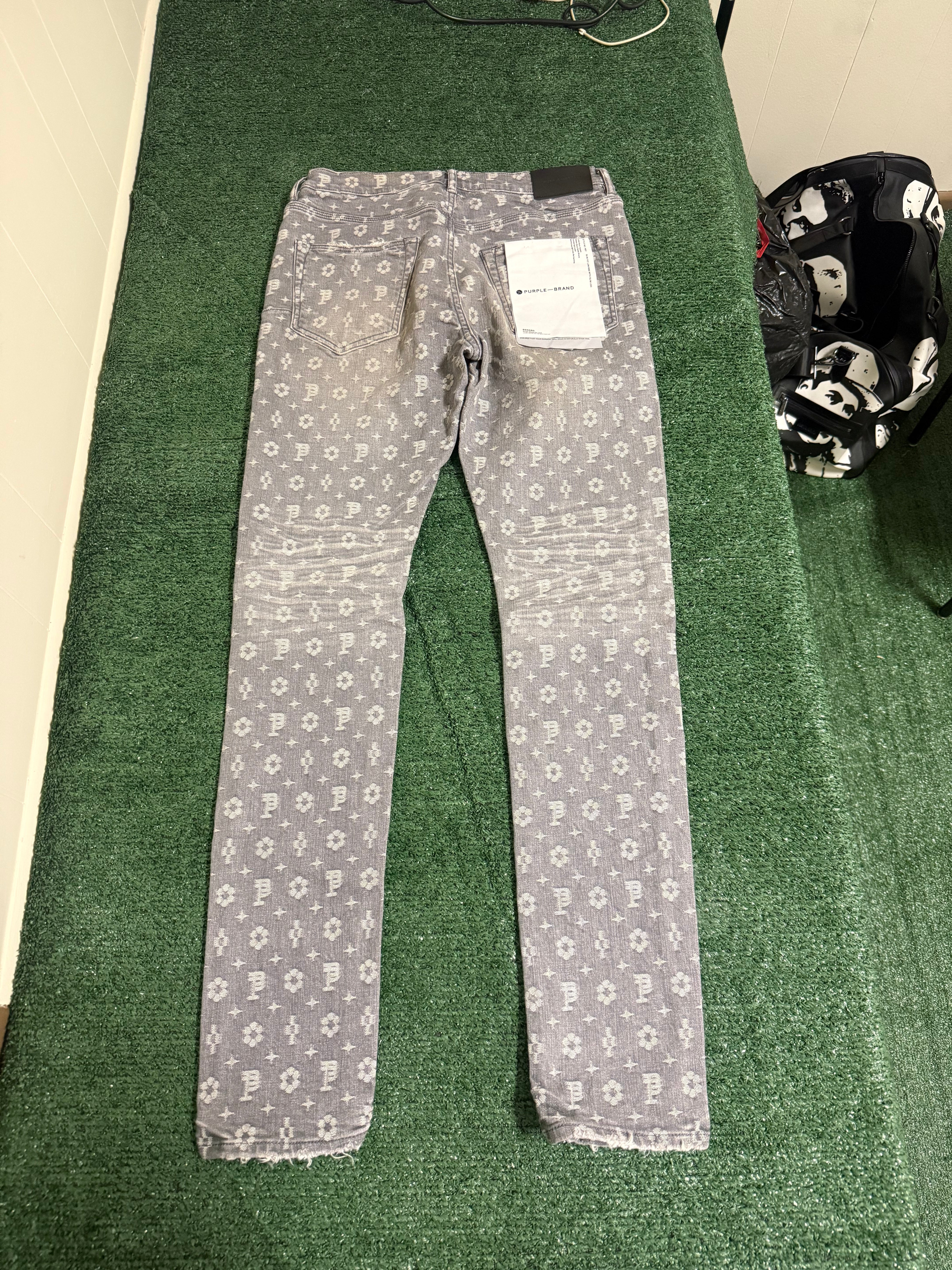 PURPLE GREY LOGO ALL OVER P001