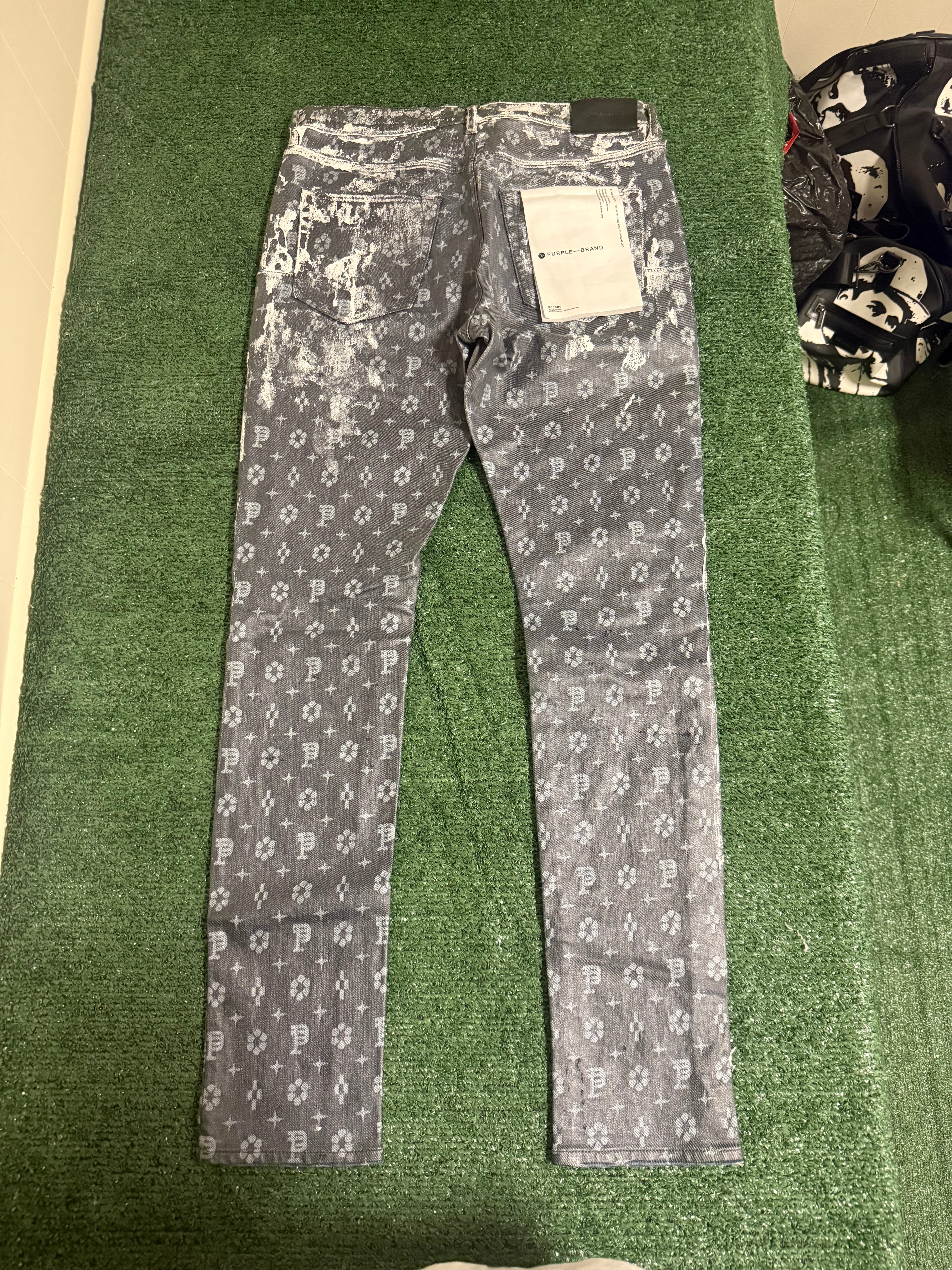 PURPLE ALL OVER PRINT WAX GREY P001