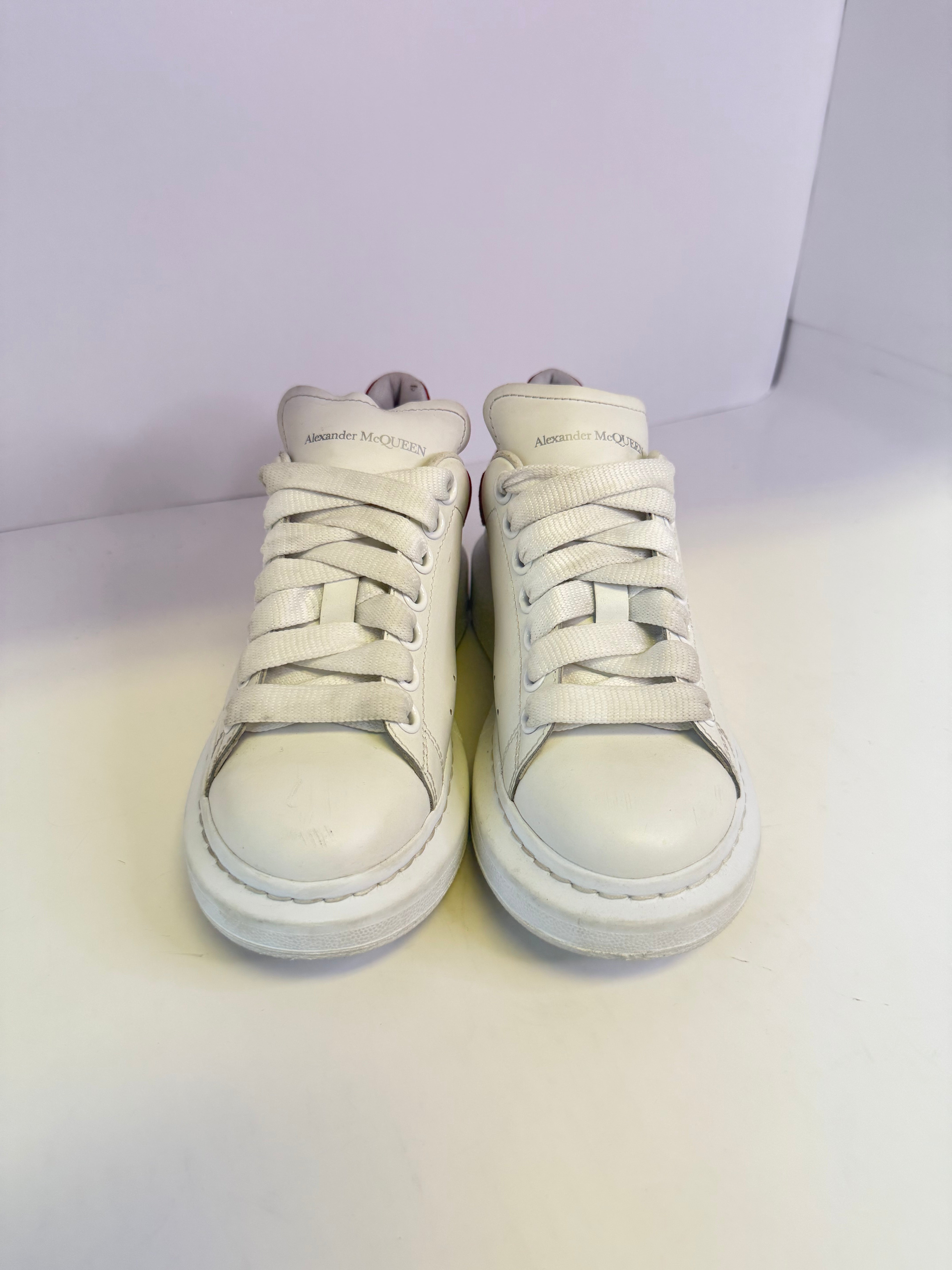 ALEXANDER MCQUEEN OVERSIZED SNEAKER SIZE 34 (WOMENS 4-4.5)