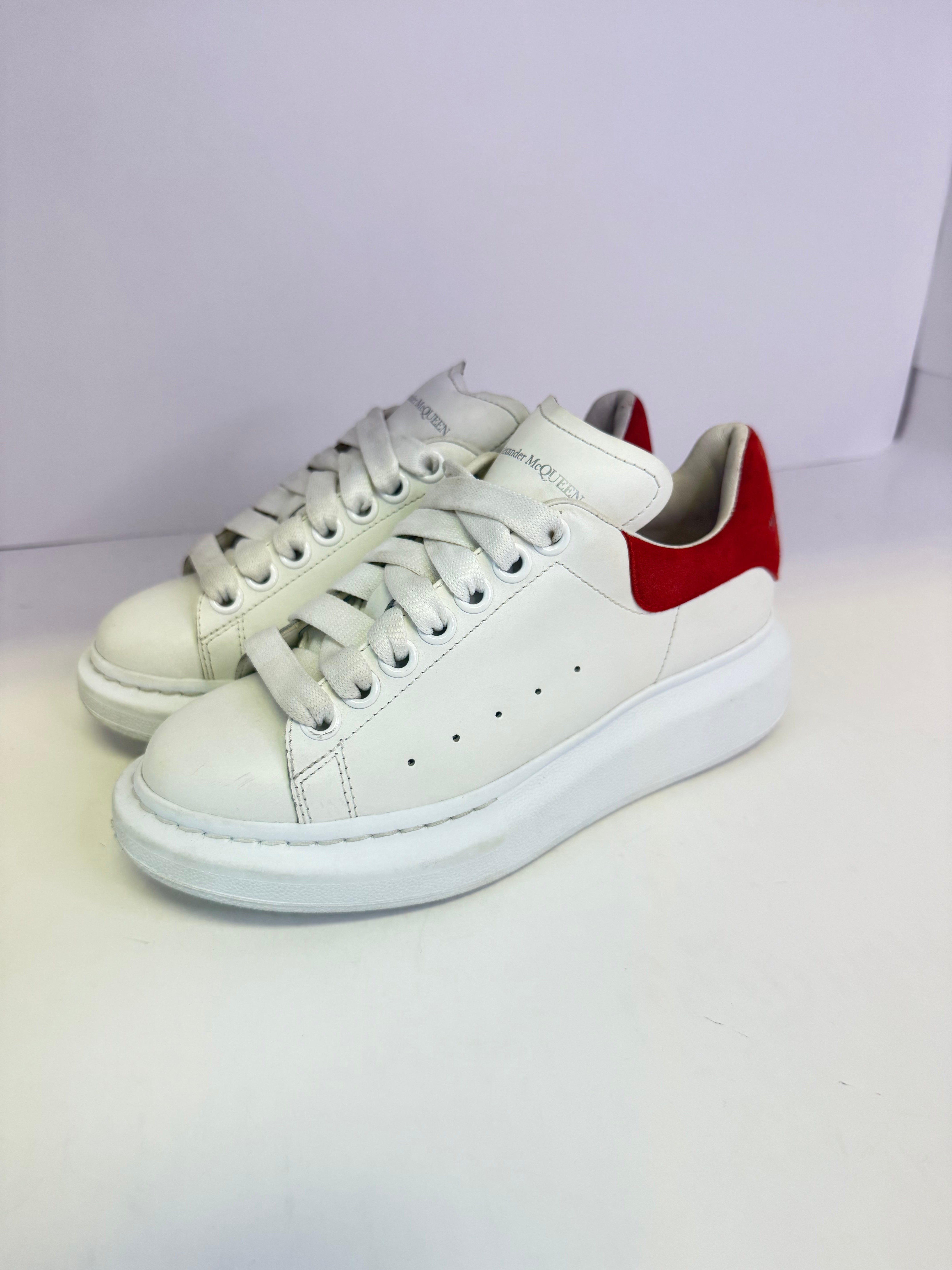 ALEXANDER MCQUEEN OVERSIZED SNEAKER SIZE 34 (WOMENS 4-4.5)