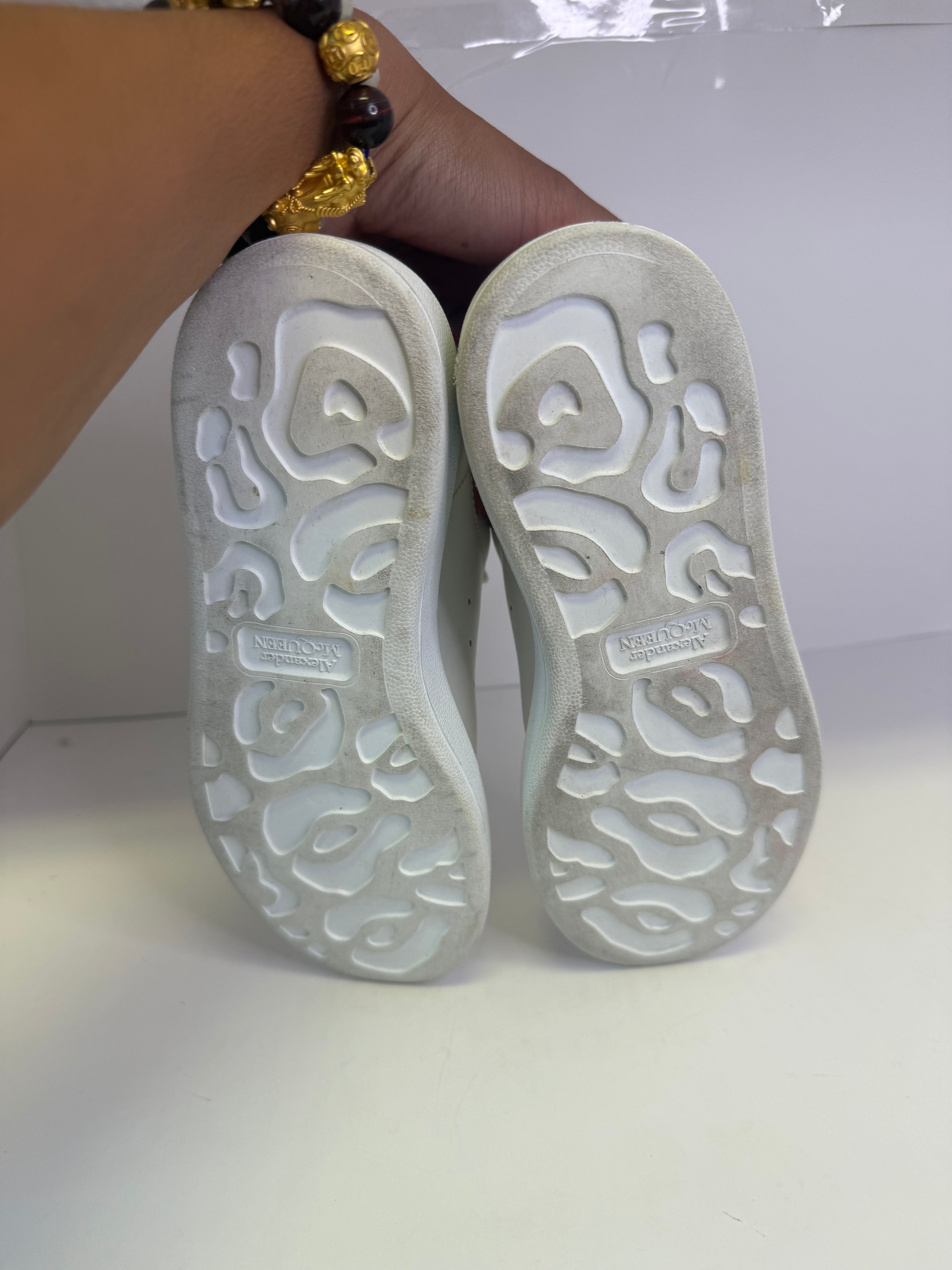 ALEXANDER MCQUEEN OVERSIZED SNEAKER SIZE 34 (WOMENS 4-4.5)